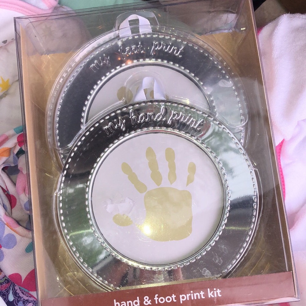 Hand and foot kit